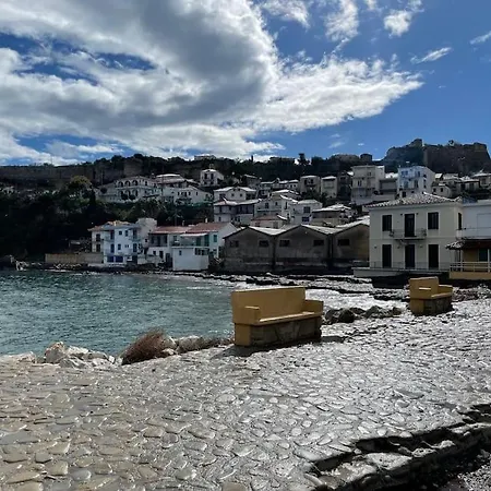 Cozy Garden With Stunning Sea Views * Βασιλίτσι